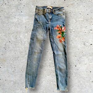 Zara Blue Skinny Jeans with Floral Design